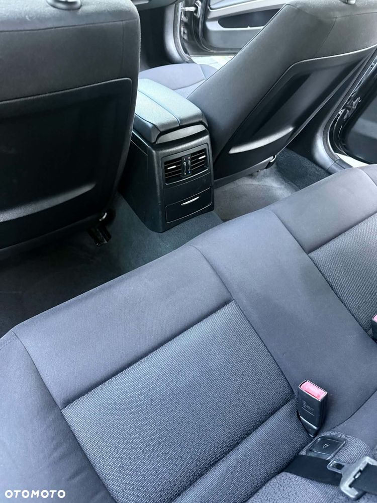 BMW Seria 3 318d DPF - 17