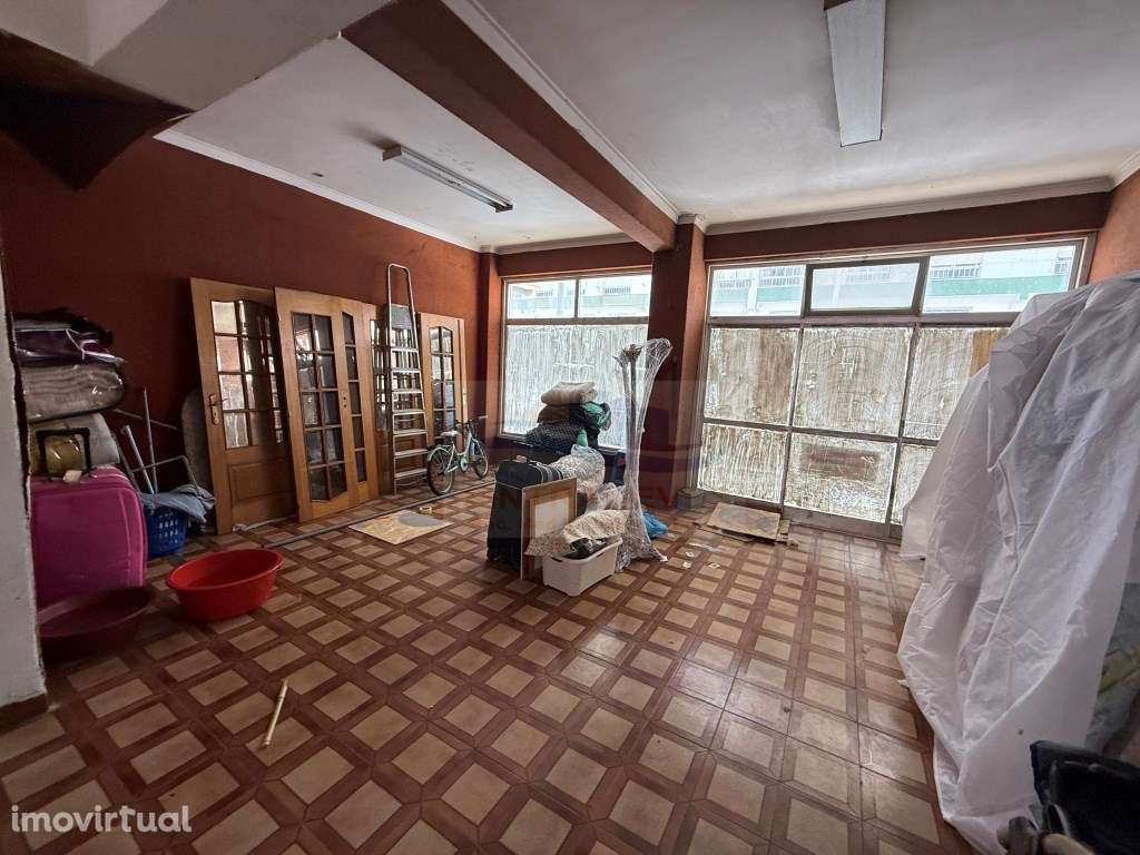 Loja 360º com 300m² - Elias Garcia, Amadora | Grande Visibilidade C... - Grande imagem: 3/12