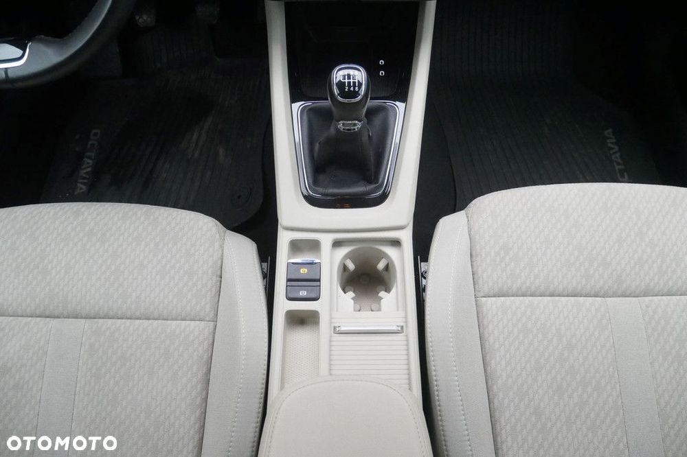 Skoda Octavia 2.0 TDI Style DSG - 11