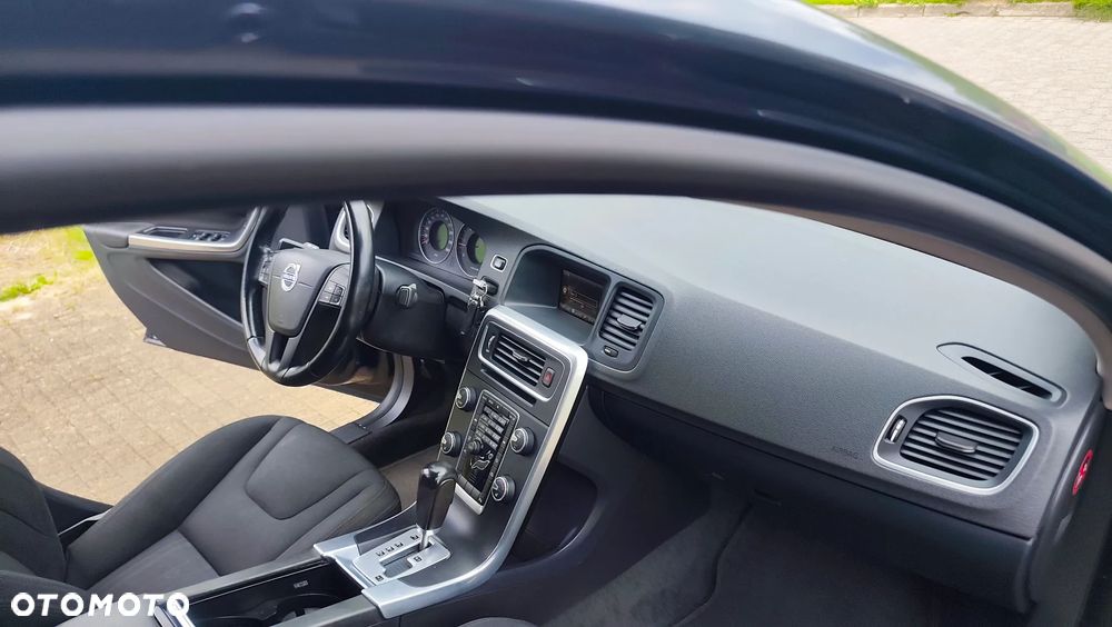Volvo S60 D3 Geartronic Summum - 25