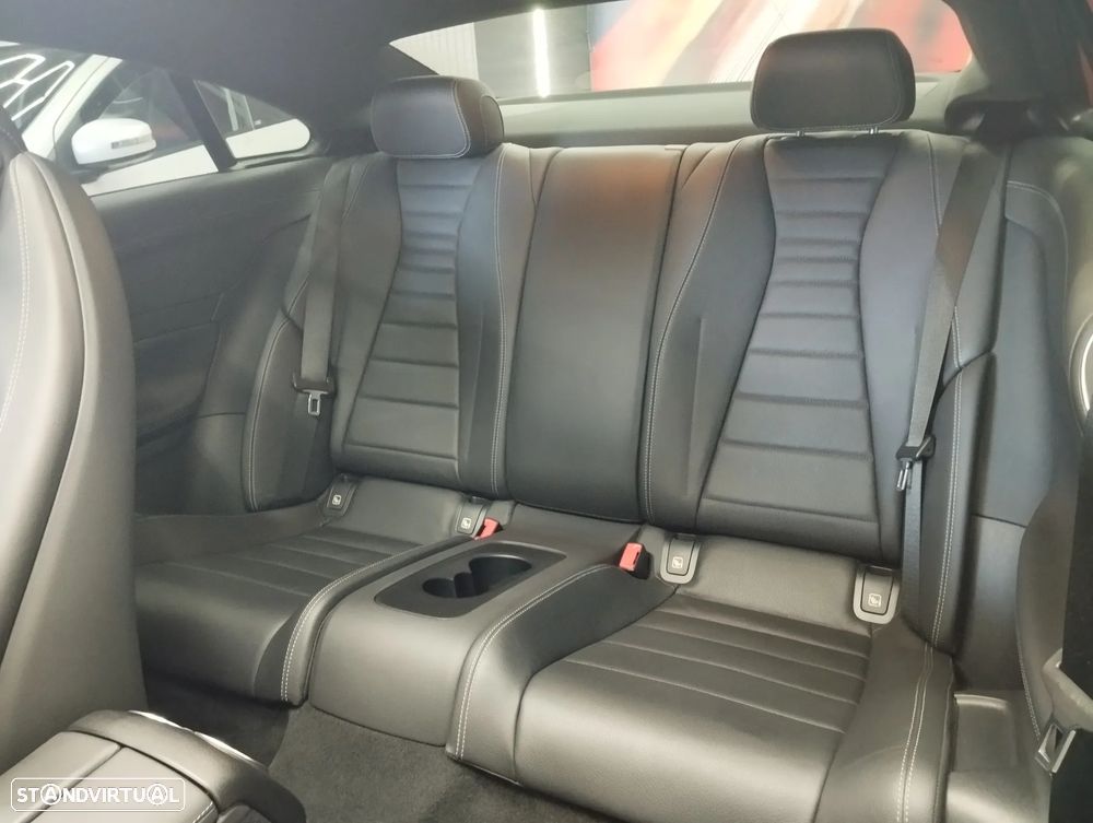 Mercedes-Benz E 220 d AMG Line - 20