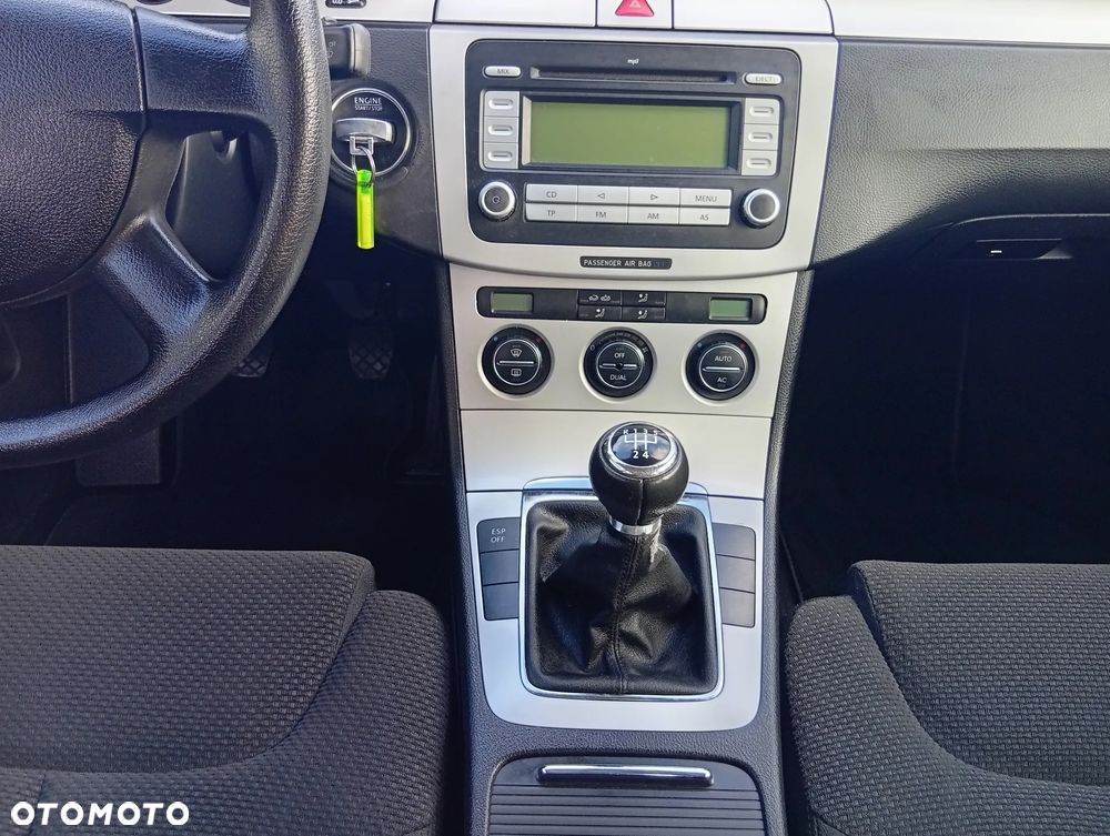 Volkswagen Passat - 11