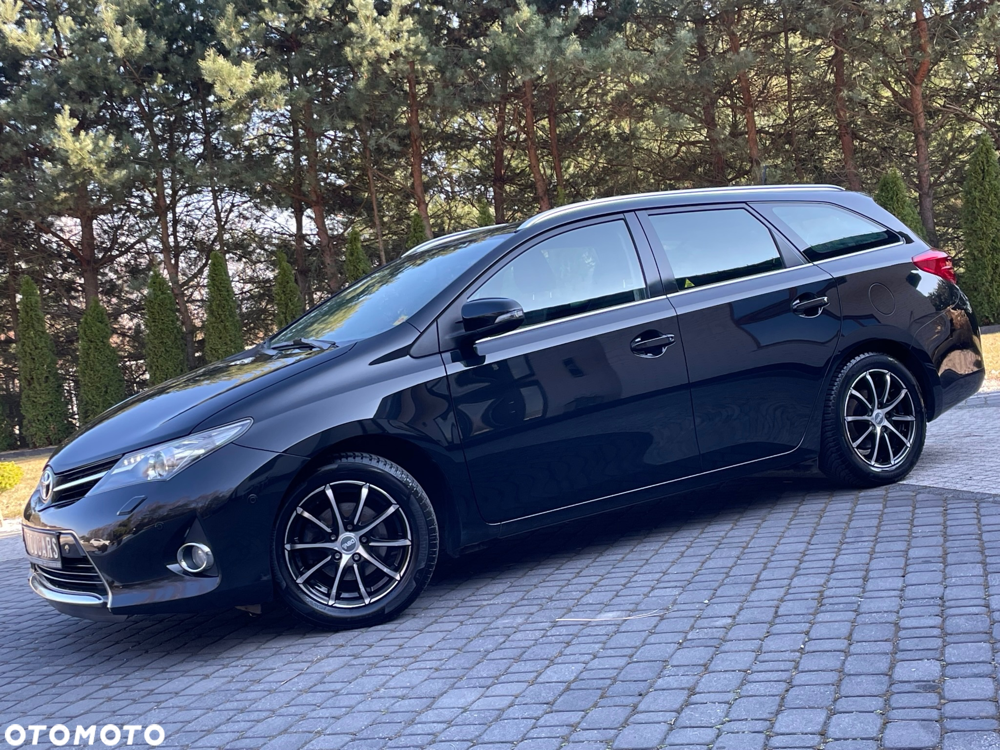 Toyota Auris 1.6 Premium - 2