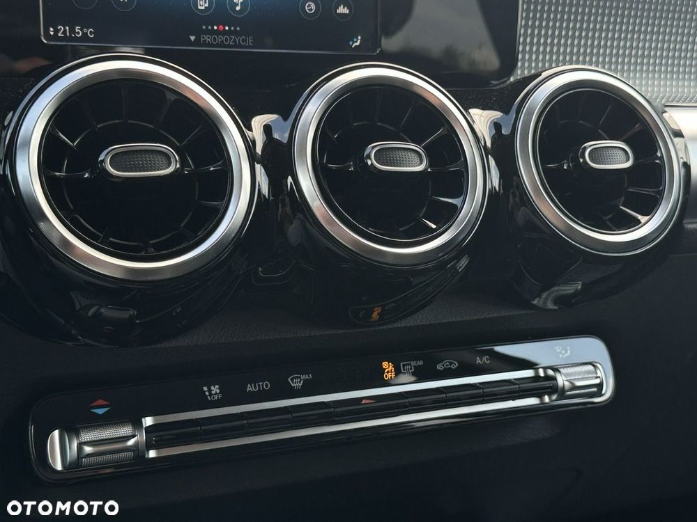 Mercedes-Benz GLB 200 d 4Matic 8G-DCT Progressive - 26