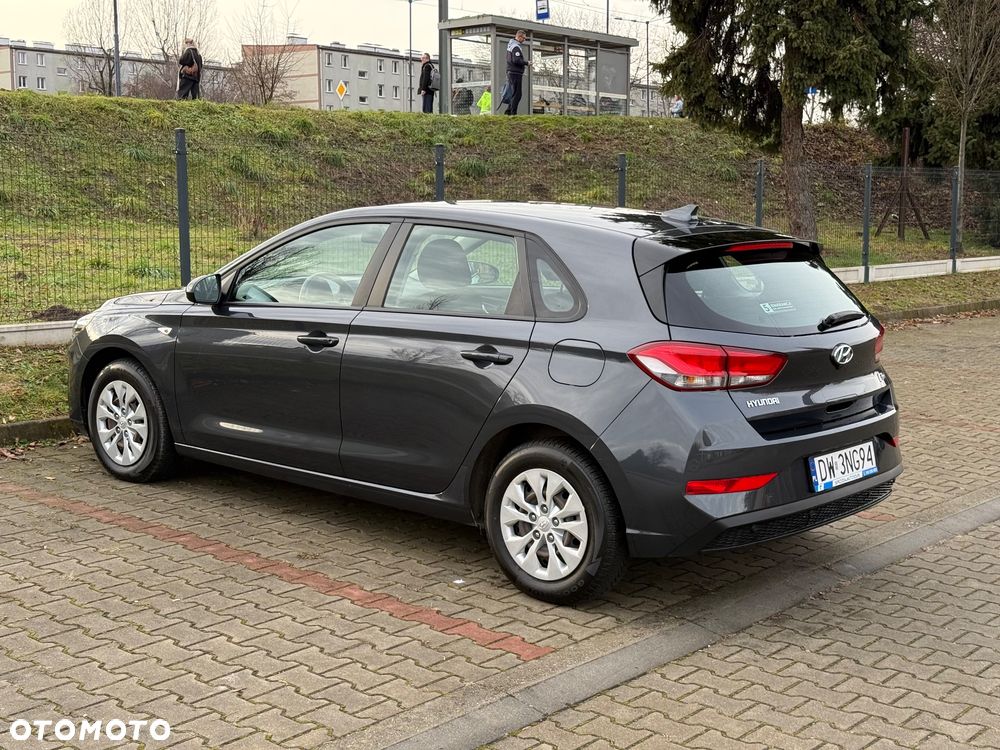 Hyundai i30 1.5 DPI Classic + - 21