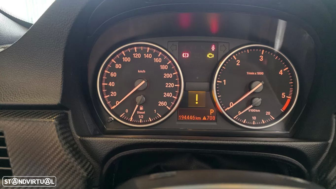 BMW 320 d Coupe Edição M Auto - 40