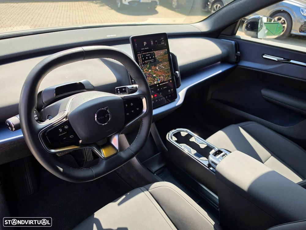 Volvo EX30 Single Motor Extended Range RWD Plus - 8