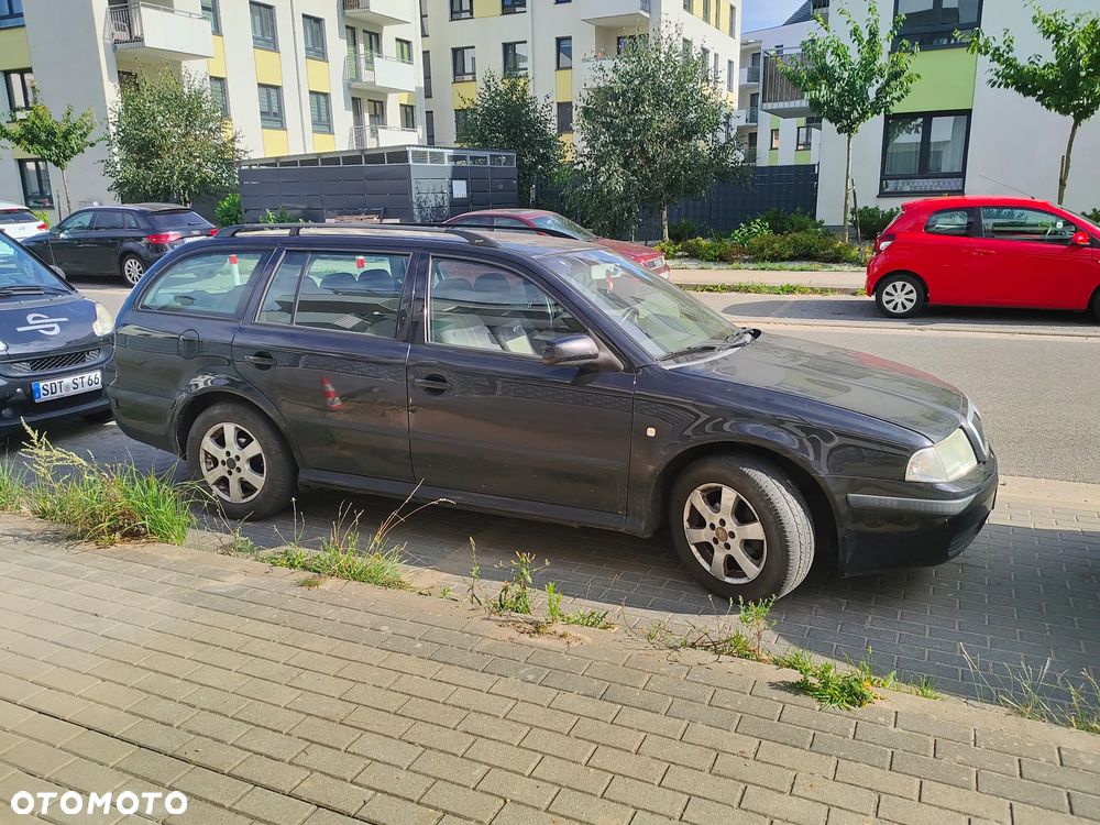 Skoda Octavia 1.6 Tour Classic - 2