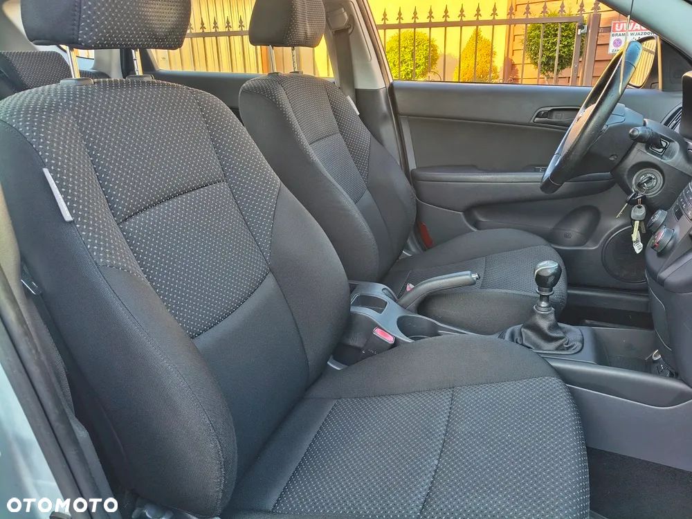 Hyundai i30 1.6 blue Classic - 8