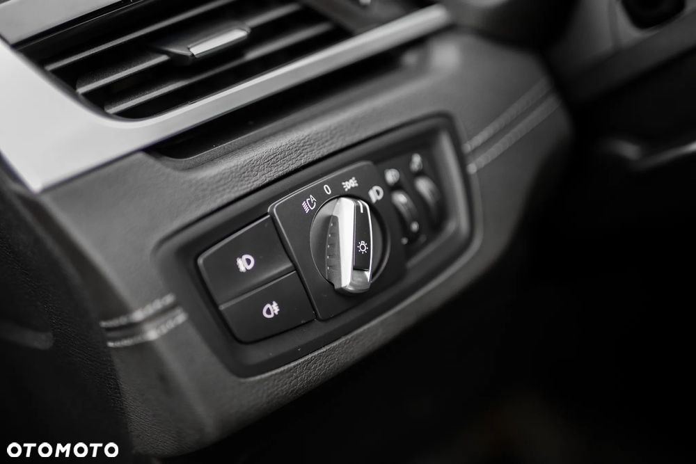 BMW X1 sDrive20i Sport Line - 14