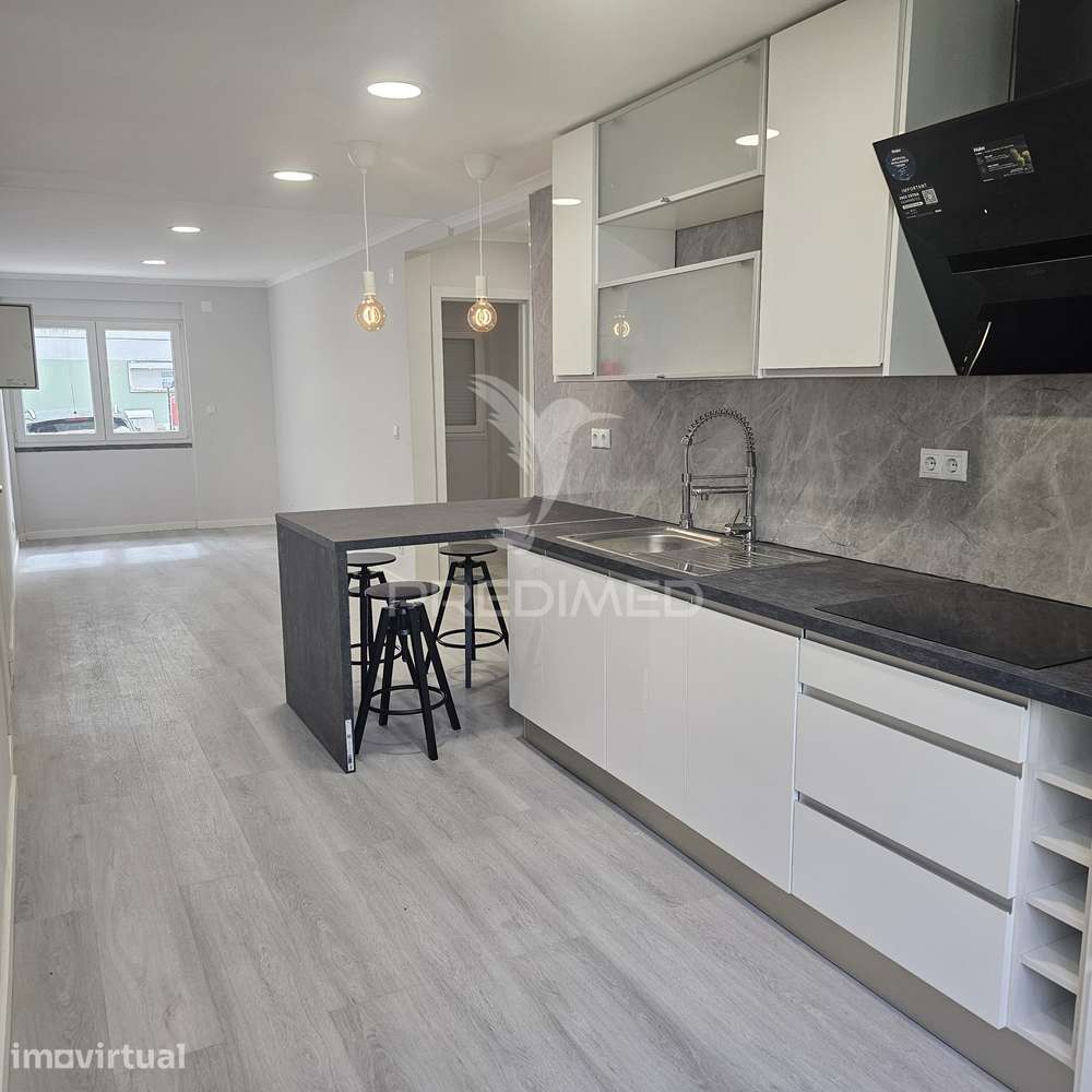 Apartamento T2 Benfica remodelada com cozinha equipada - Grande imagem: 2/16