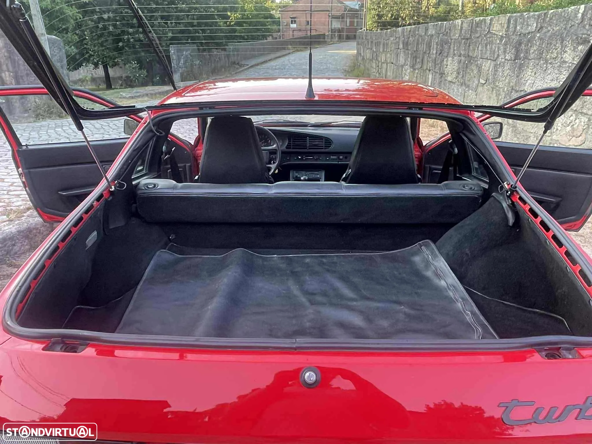 Porsche 944 Turbo - 18