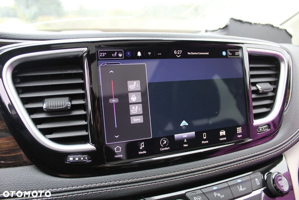 Chrysler Pacifica - 36