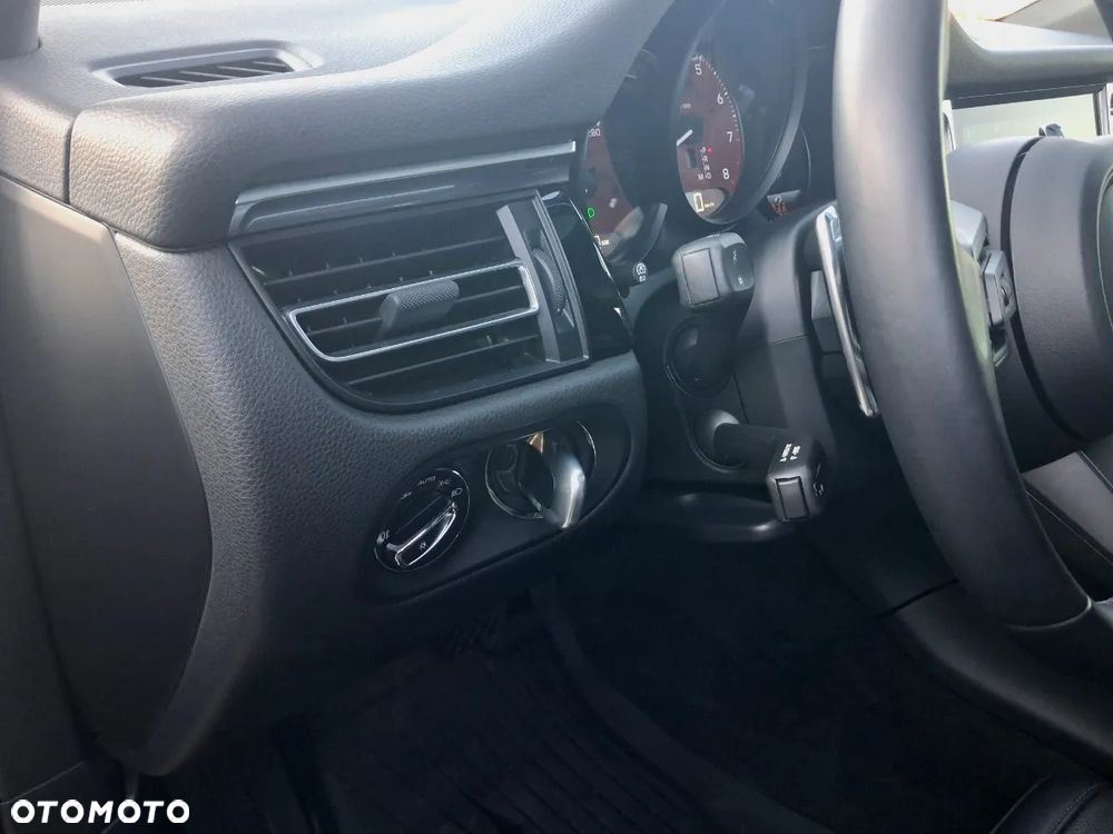 Porsche Macan S - 34