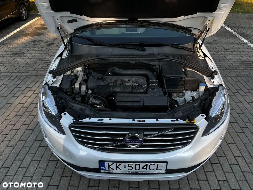 Volvo XC 60 T5 AWD Momentum - 28