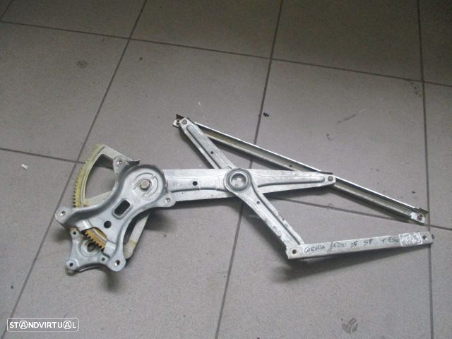 Elevador Sem Motor ELEVSM1523 TOYOTA COROLLA VERSO 2005 5P TE TOYOTA COROLLA VERSO 2005 2.0 D4d 115Cv 5P CINZA TE TOYOTA COROLLA 2 VERSO FASE 2 2007 2.2 D4D 136CV 5P PRETO TE - 1