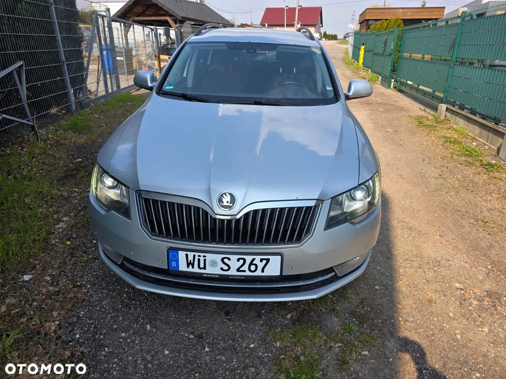 Skoda Superb 2.0 TDI DSG Comfort - 2