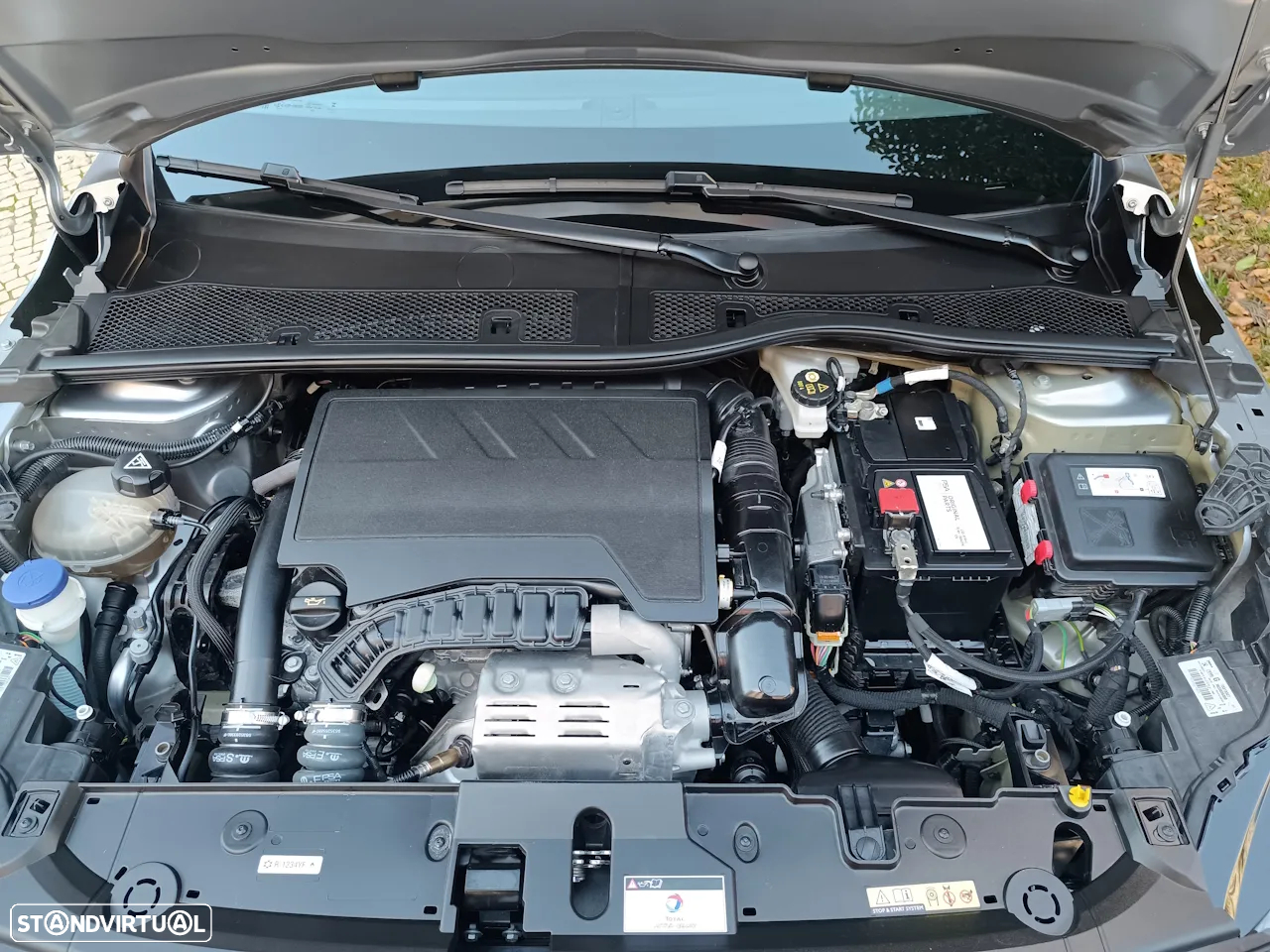 Peugeot 208 PureTech 100 EAT8 Allure - 32