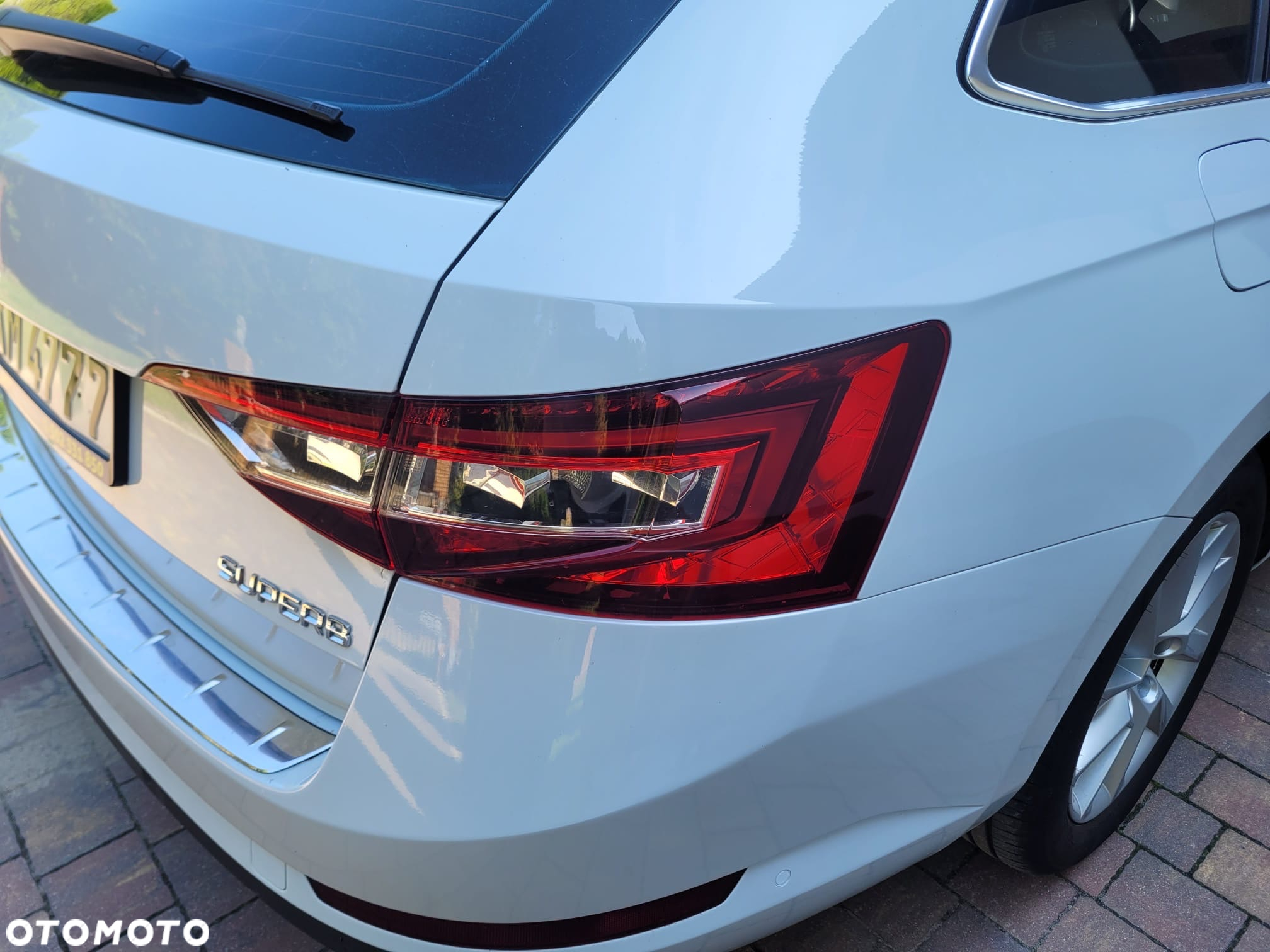 Skoda Superb 2.0 TDI DSG Premium Edition - 14