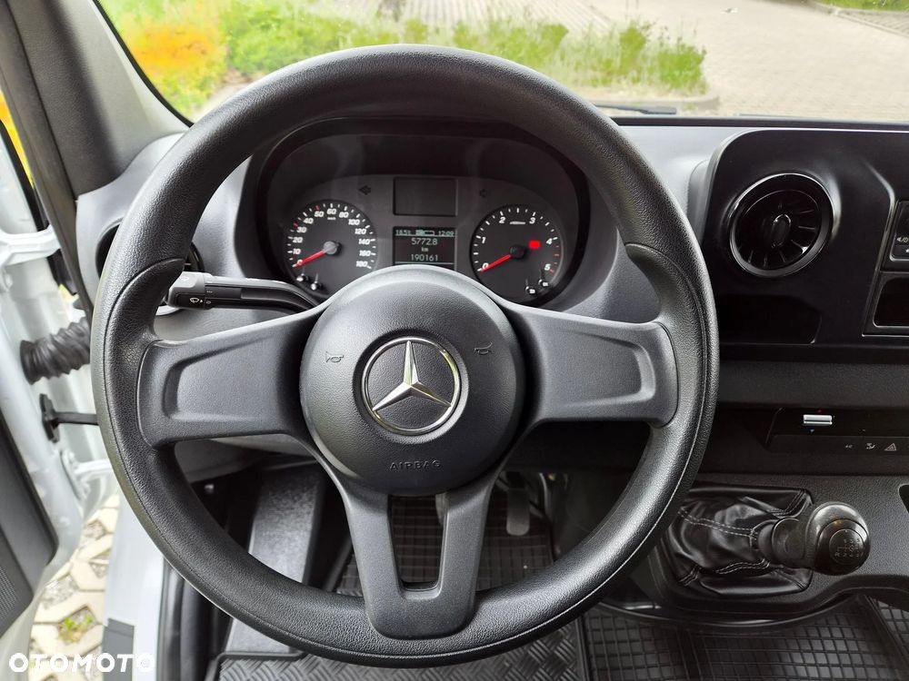 Mercedes-Benz Sprinter - 30
