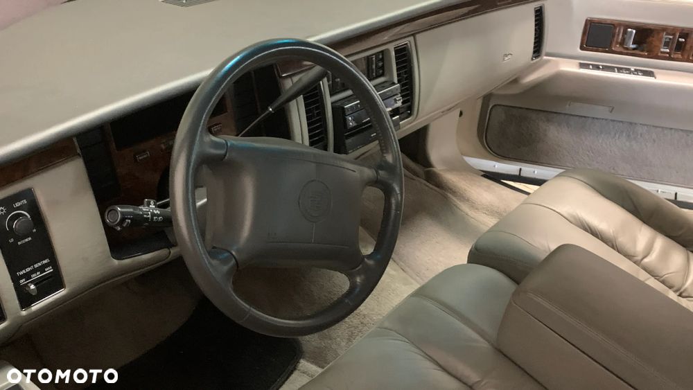 Cadillac Fleetwood - 30