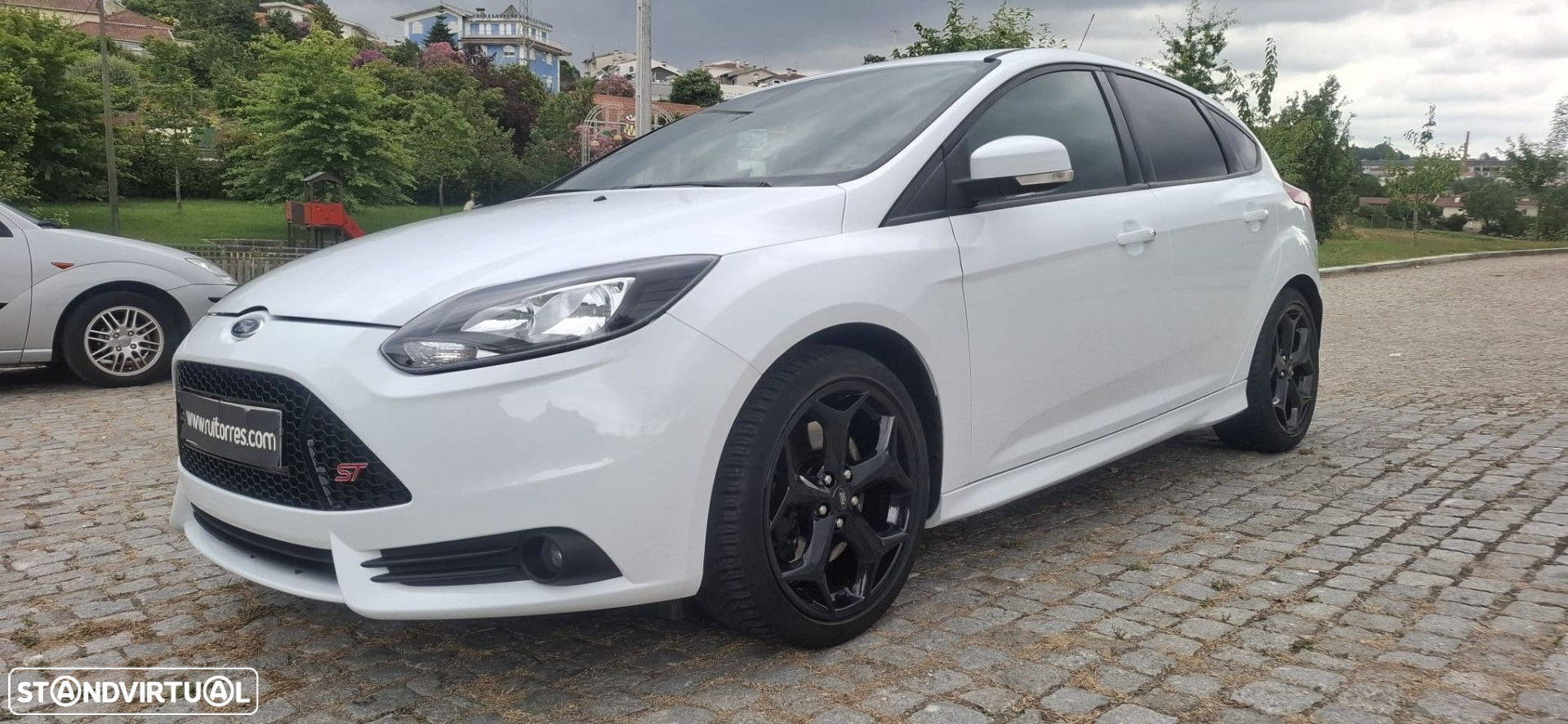 Ford Focus 2.0 EcoBoost ST c/ Pack Pele Desportiva - 7