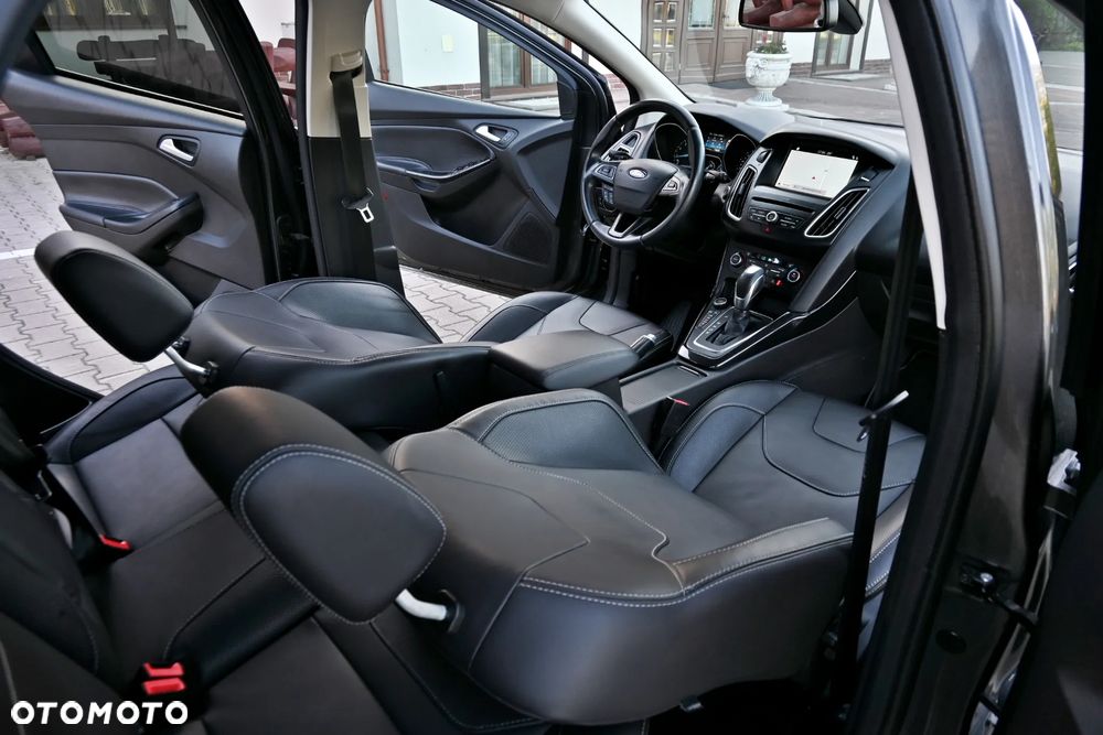 Ford Focus 1.5 EcoBoost Titanium X - 21