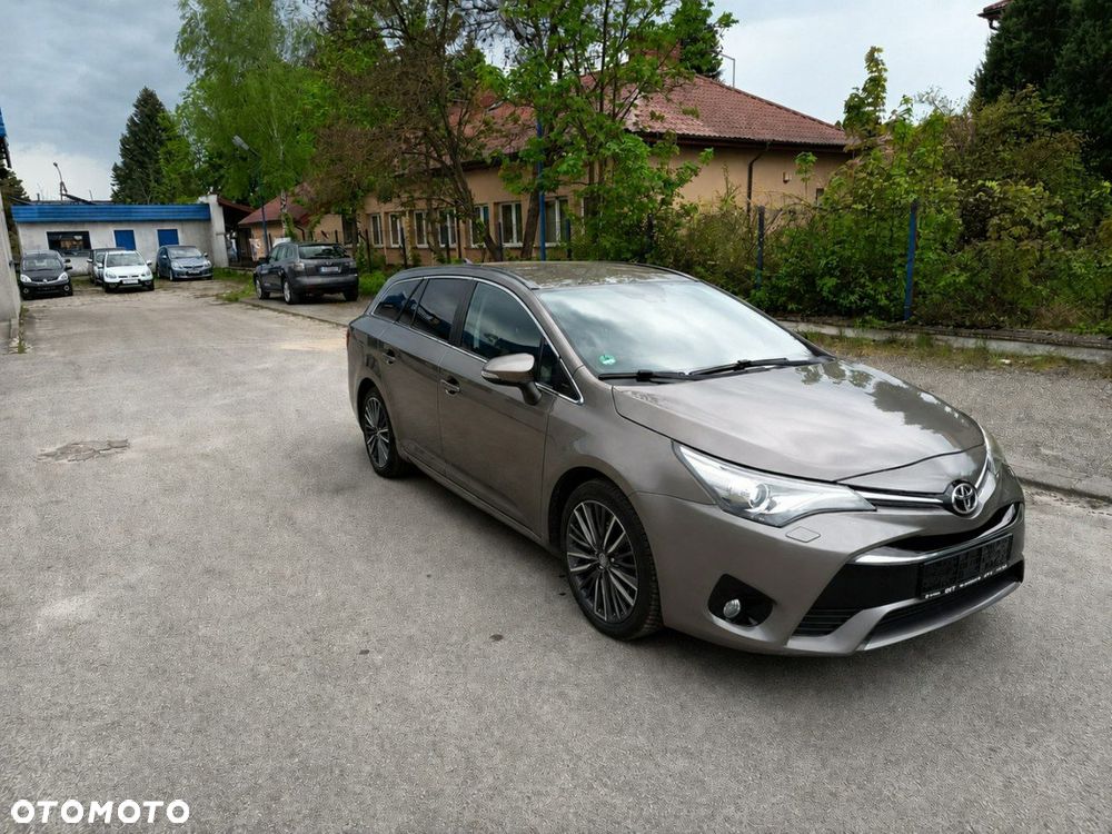 Toyota Avensis - 1