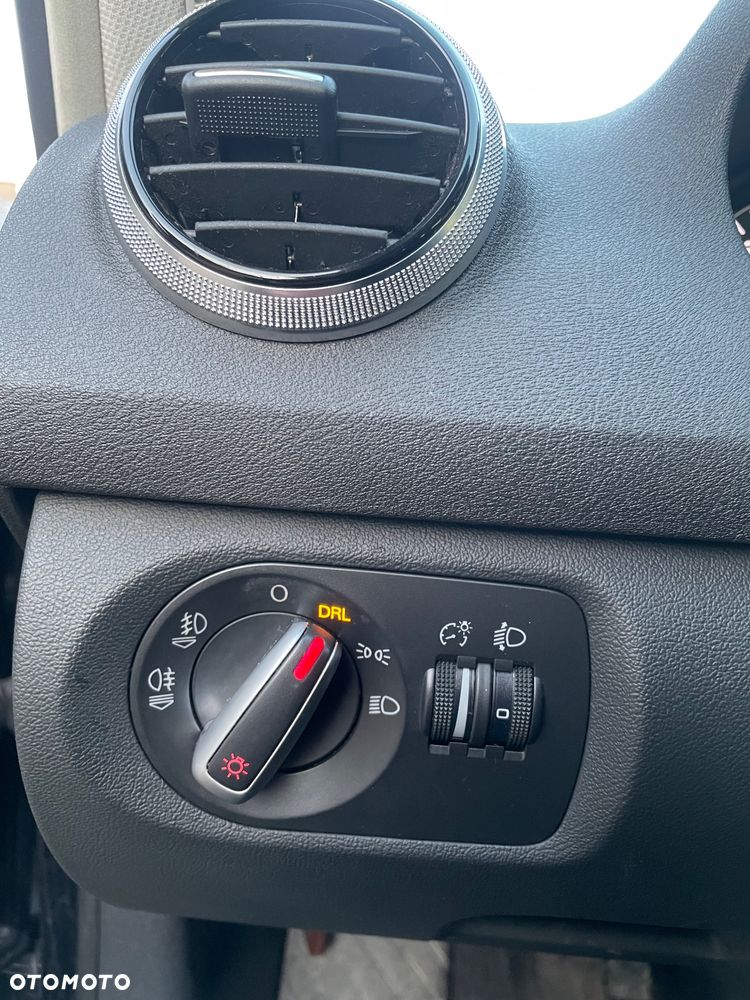 Audi A3 3-drzwiowe 1.6 TDI DPF Ambiente - 3