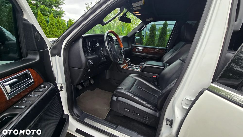 Lincoln Navigator - 10