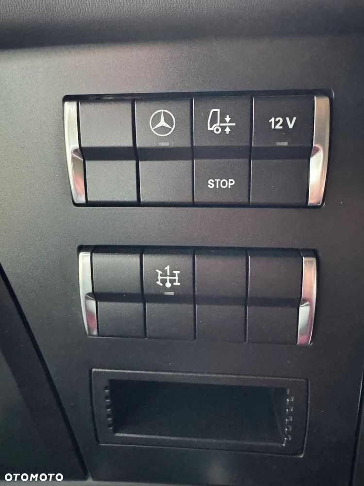 Mercedes-Benz Actros - 19