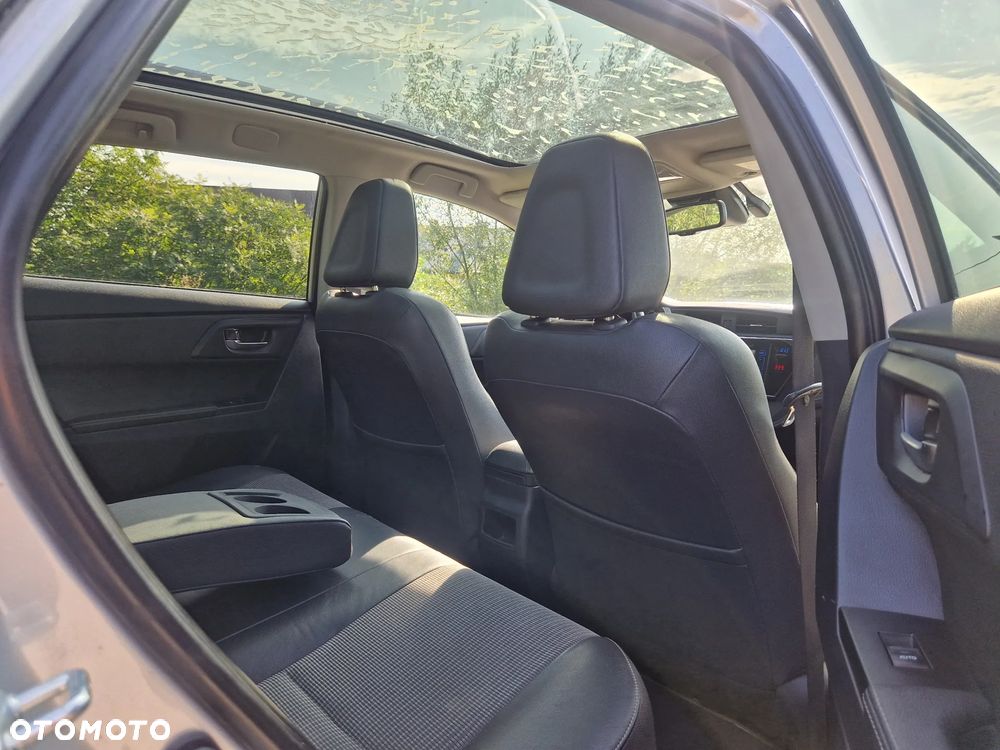 Toyota Auris 1.8 VVT-i Automatik Executive - 24