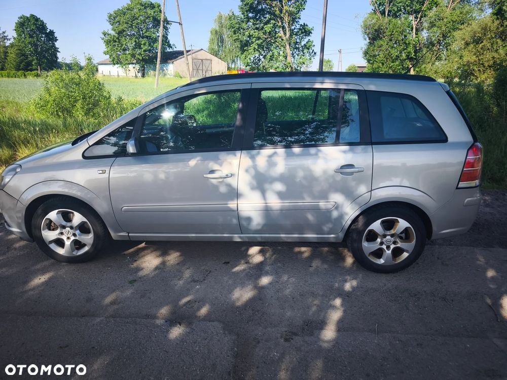Opel Zafira 1.9 CDTI Essentia - 4