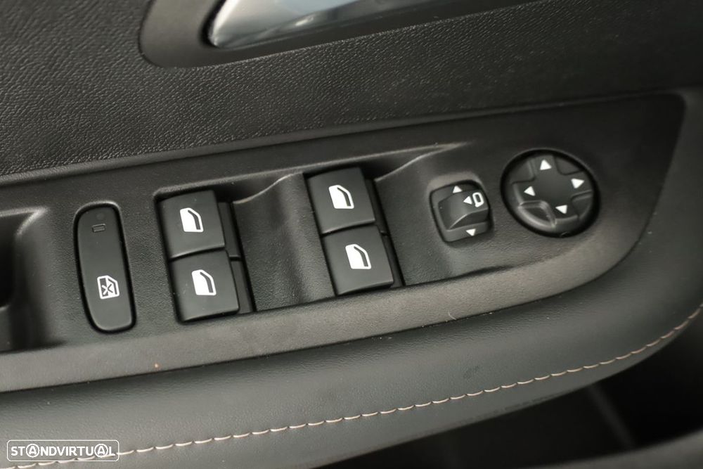Peugeot e-208 51 kWh Allure - 21