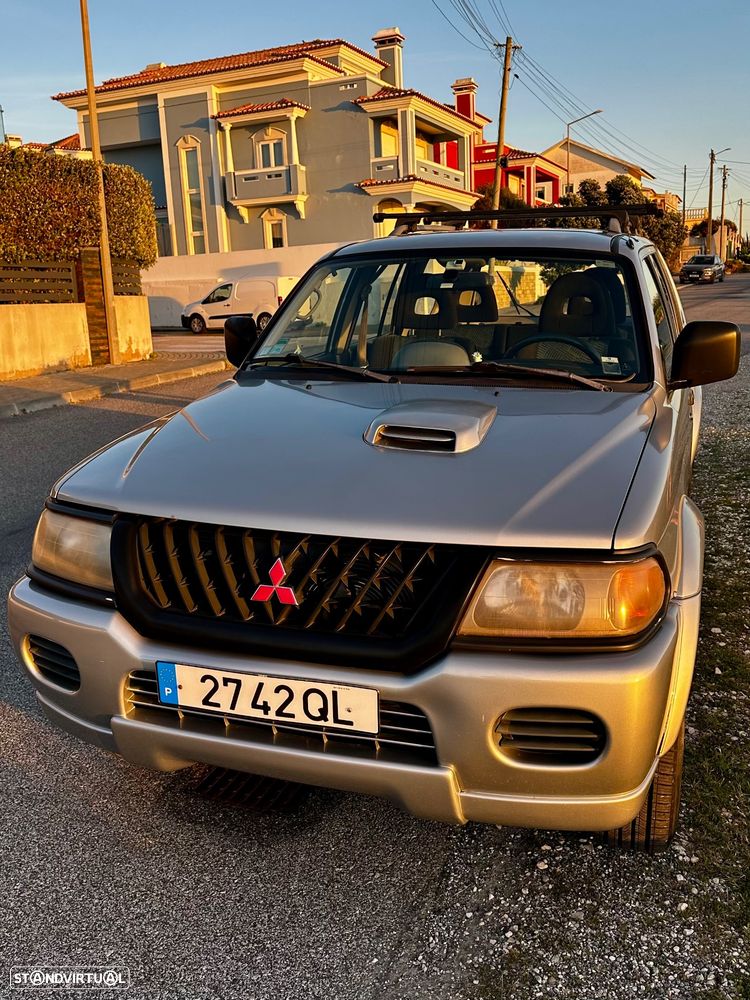Mitsubishi Pajero Sport 2.5 TD GLS - 2