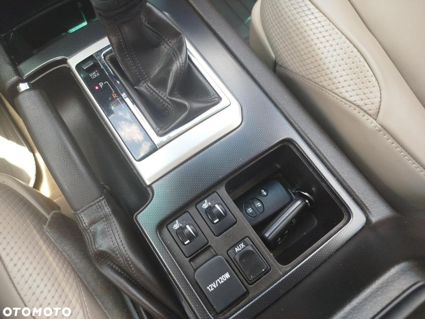 Toyota Land Cruiser - 20