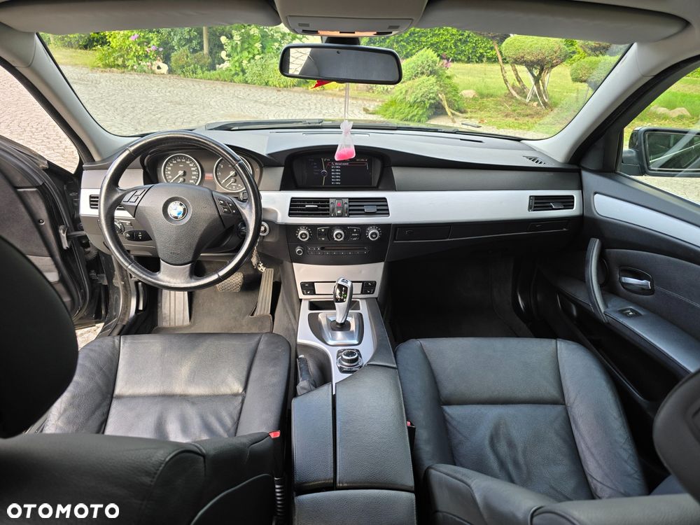 BMW Seria 5 523i - 5