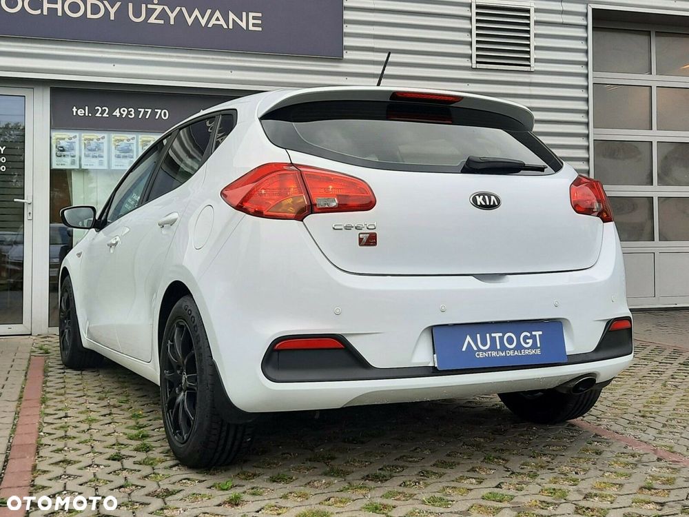 Kia Ceed Cee'd 1.6 GDI M - 23