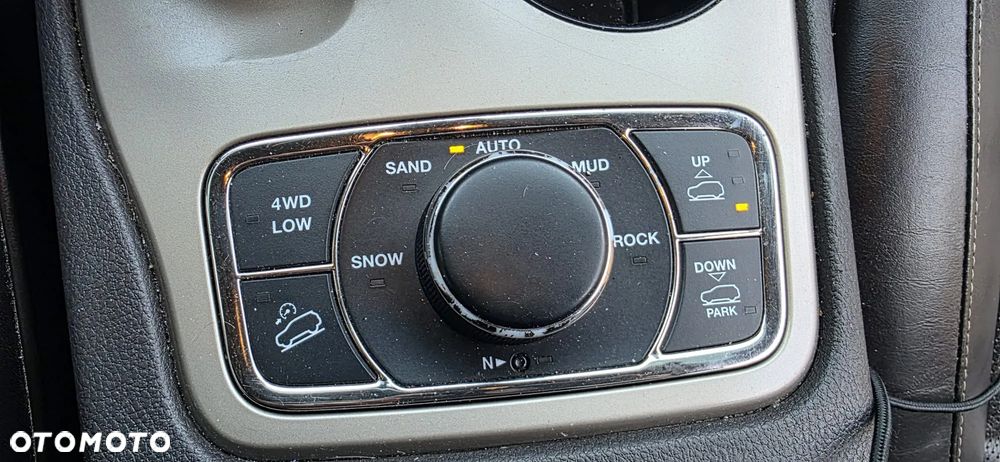 Jeep Grand Cherokee 3.0 CRD Overland Summit EU6 - 10