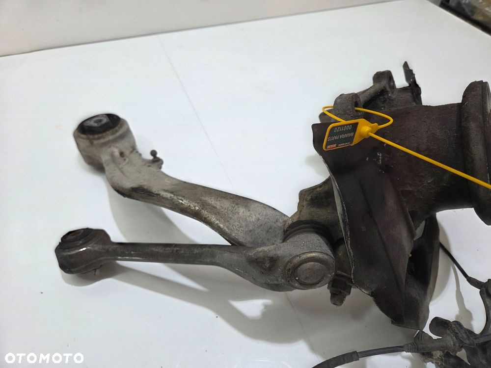 PIASTA ZWROTNICA PRAWA PRZEDNIA BMW E60 - 4