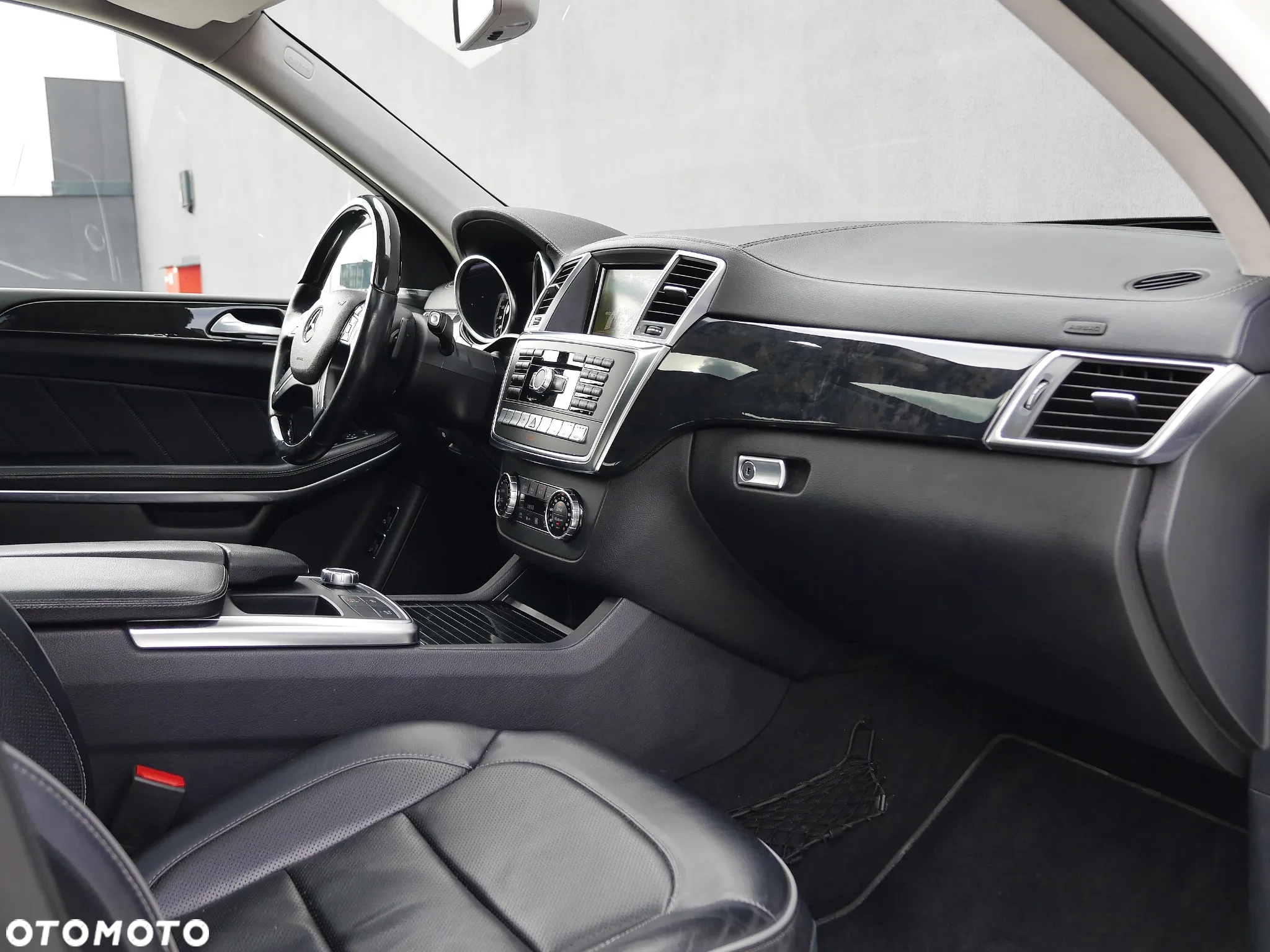 Mercedes-Benz GL 500 4-Matic - 23