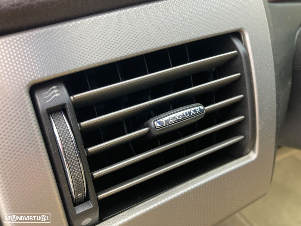 Jaguar XF 3.0 V6 Luxury - 26
