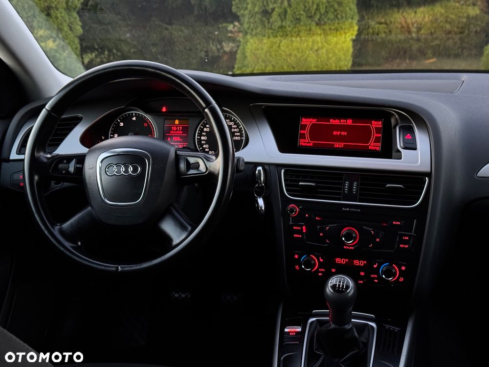 Audi A4 Avant 2.0 TDI - 28