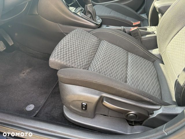 Opel Astra 1.4 T Dynamic S&S - 11