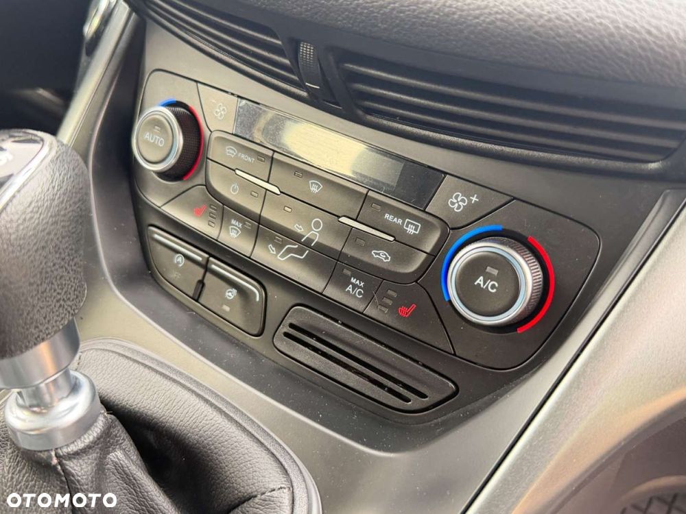 Ford Kuga - 28