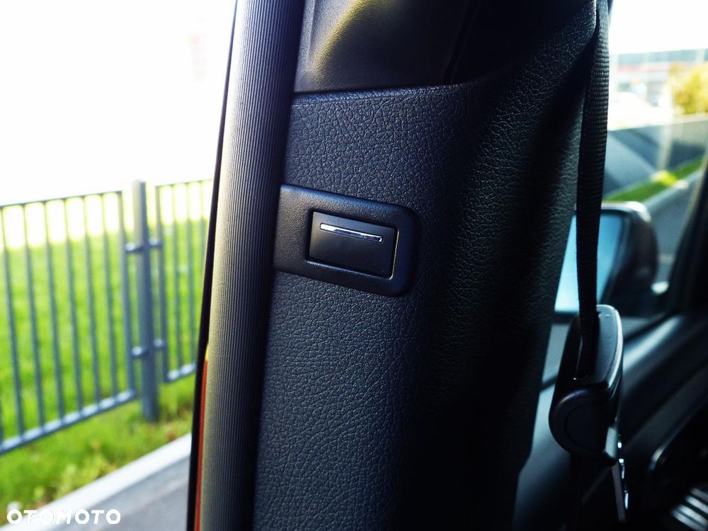 Mercedes-Benz Klasa V 300 d lang 9G-TRONIC Avantgarde - 28