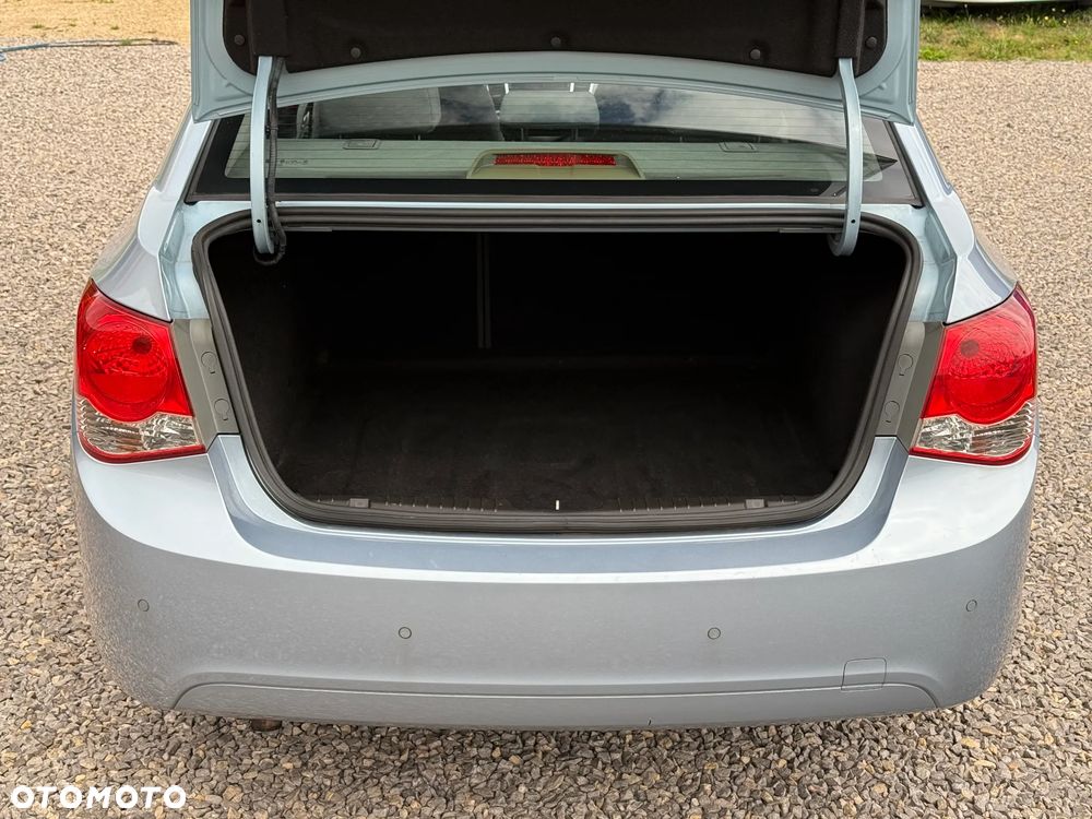 Chevrolet Cruze - 10