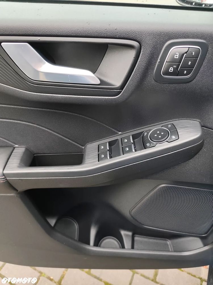 Ford Kuga 2.5 FHEV AWD ST-Line X - 19