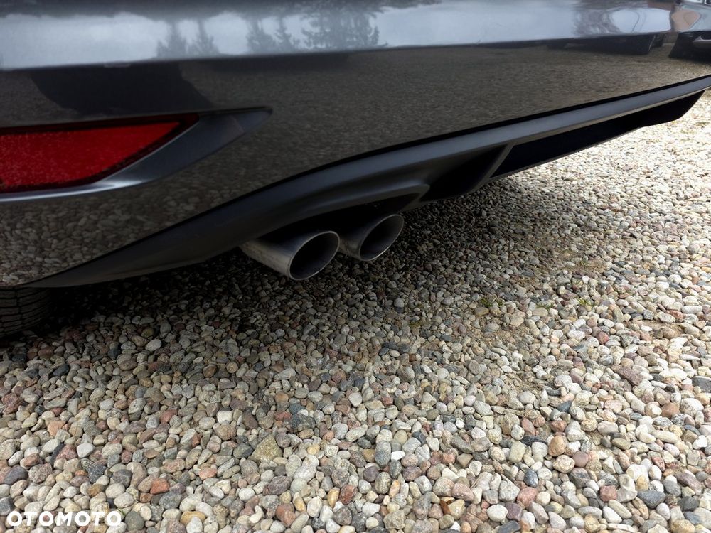 Volkswagen Touran 2.0 TDI BMT Highline - 30