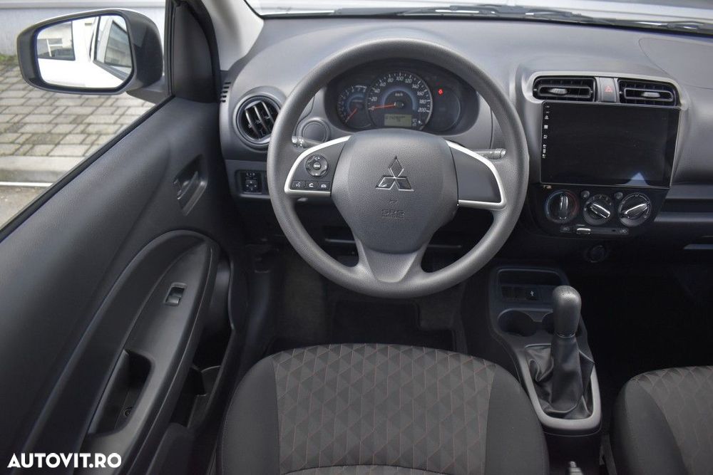 Mitsubishi Space Star - 10